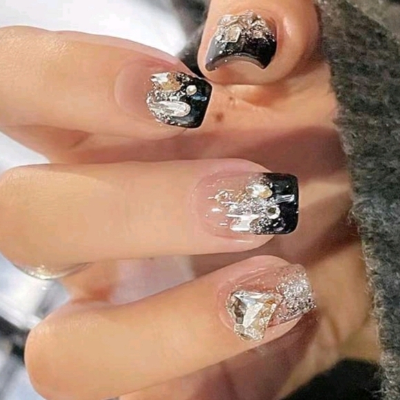 3D Rhinestone Heart French Manicure Press On Nails - Picture 4 of 10